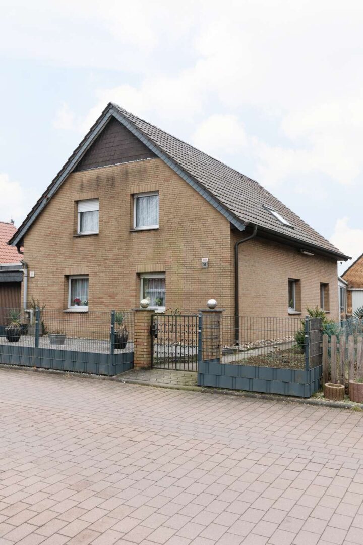 Straßenansicht